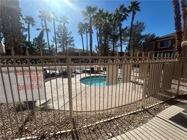 1512 Blackcombe Street 203, Las Vegas, NV 89128