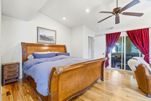 4731 Holly Way, West Richland, WA 99354