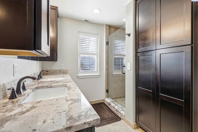 4731 Holly Way, West Richland, WA 99354