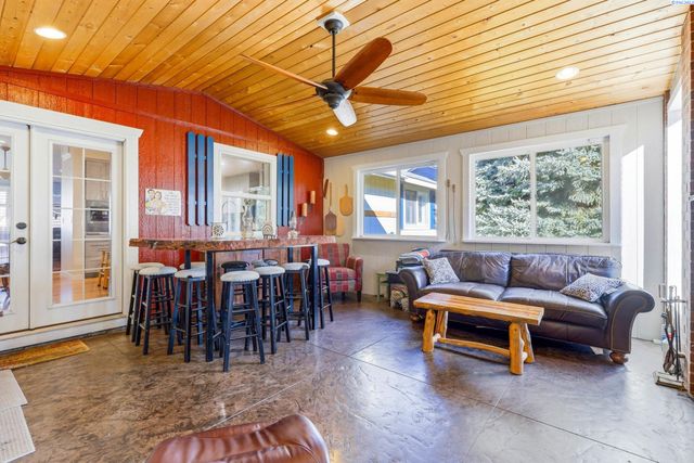 4731 Holly Way, West Richland, WA 99354