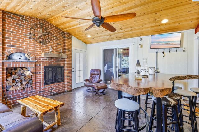 4731 Holly Way, West Richland, WA 99354