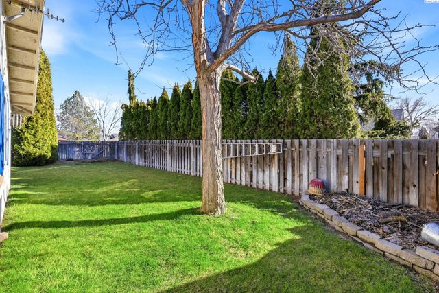 4731 Holly Way, West Richland, WA 99354