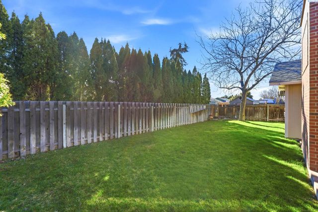 4731 Holly Way, West Richland, WA 99354