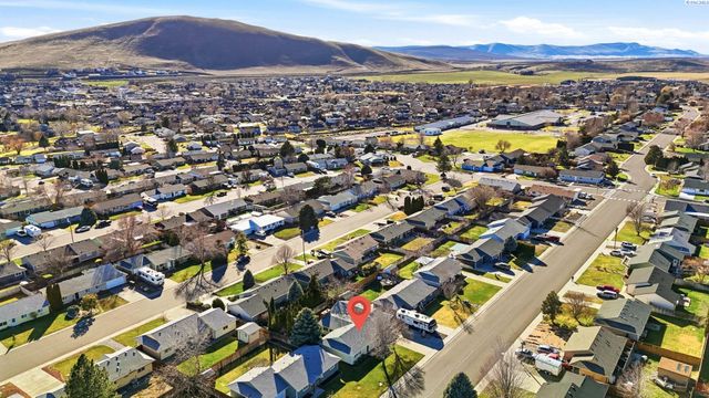 4731 Holly Way, West Richland, WA 99354