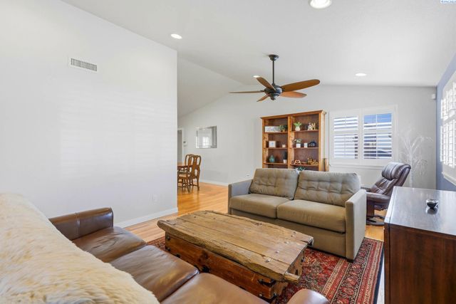 4731 Holly Way, West Richland, WA 99354