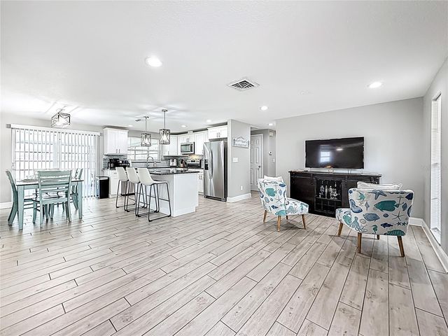 2449 66TH AVENUE S, St Petersburg, FL 33712
