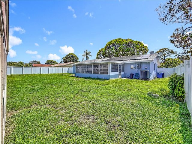 2449 66TH AVENUE S, St Petersburg, FL 33712