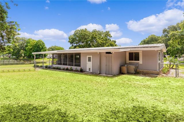 302 IVANHOE CIRCLE, Lady Lake, FL 32159