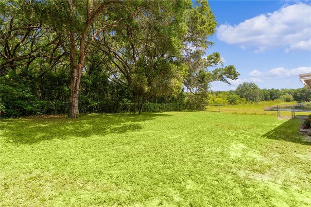 302 IVANHOE CIRCLE, Lady Lake, FL 32159