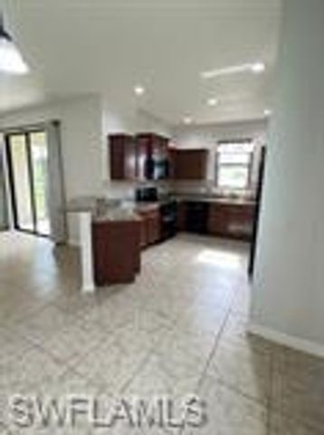 511 NE 19th PL, Cape Coral, FL 33909