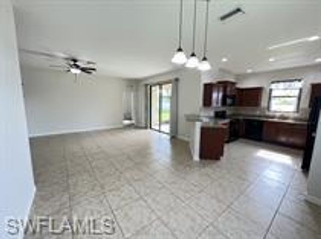 511 NE 19th PL, Cape Coral, FL 33909