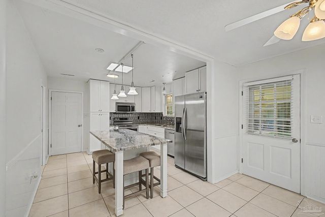 204 Nandina Rd, Gulf Breeze, FL 32561