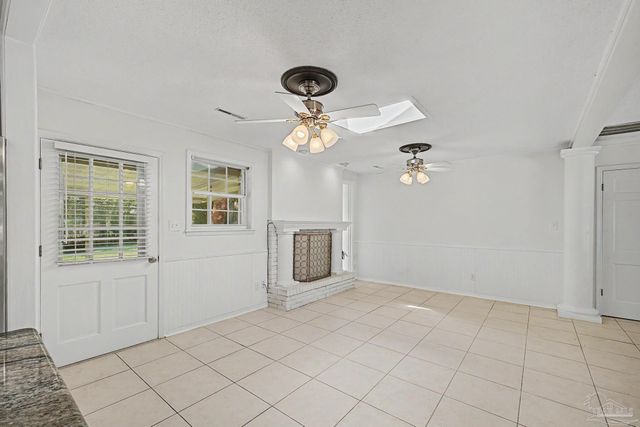 204 Nandina Rd, Gulf Breeze, FL 32561