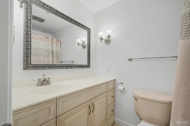 204 Nandina Rd, Gulf Breeze, FL 32561