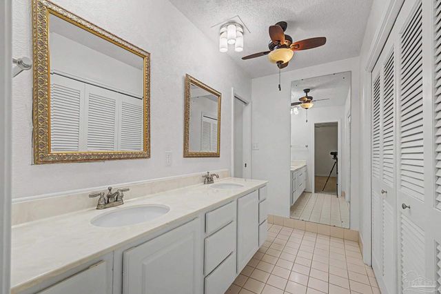 204 Nandina Rd, Gulf Breeze, FL 32561