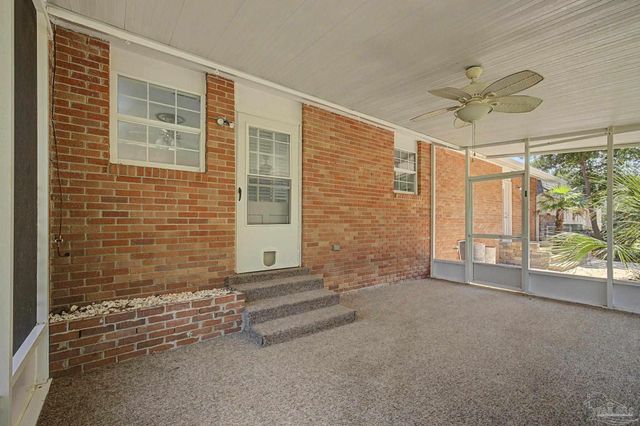 204 Nandina Rd, Gulf Breeze, FL 32561