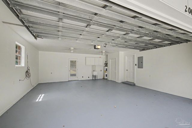 204 Nandina Rd, Gulf Breeze, FL 32561