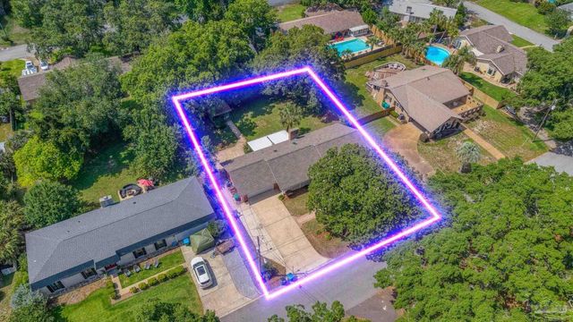 204 Nandina Rd, Gulf Breeze, FL 32561