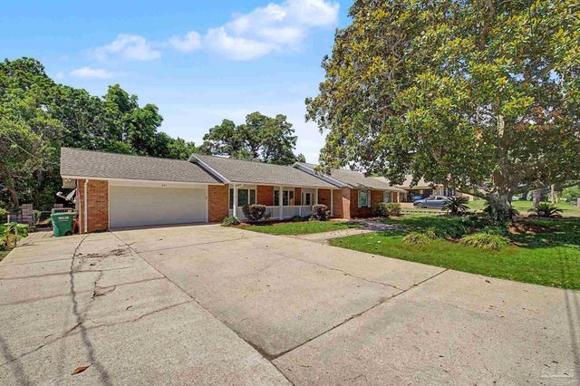 204 Nandina Rd, Gulf Breeze, FL 32561