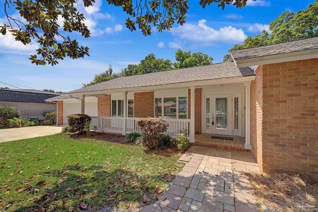 204 Nandina Rd, Gulf Breeze, FL 32561