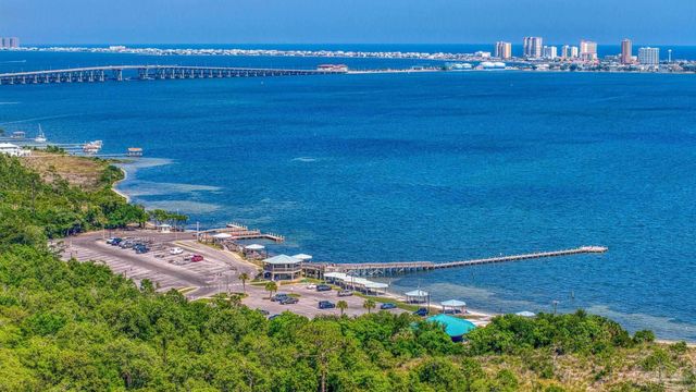 204 Nandina Rd, Gulf Breeze, FL 32561