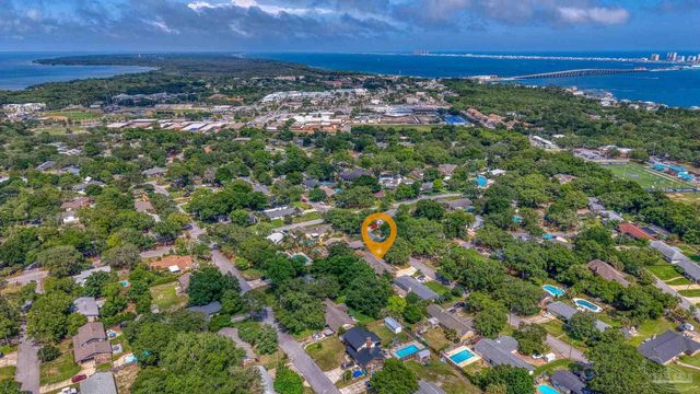 204 Nandina Rd, Gulf Breeze, FL 32561