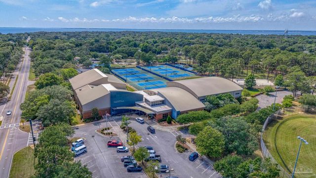 204 Nandina Rd, Gulf Breeze, FL 32561