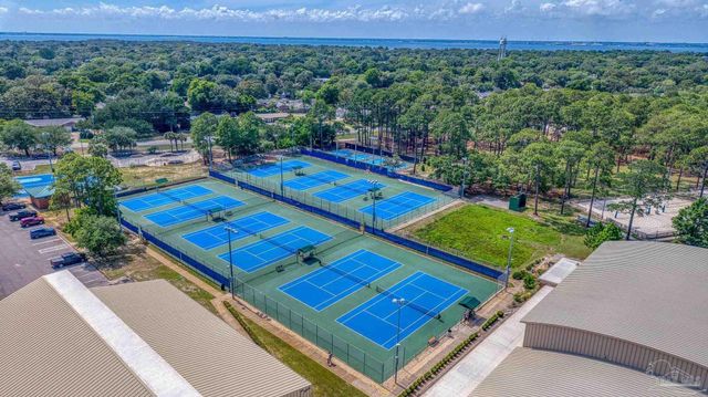 204 Nandina Rd, Gulf Breeze, FL 32561