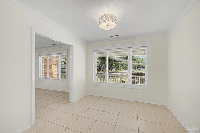 204 Nandina Rd, Gulf Breeze, FL 32561