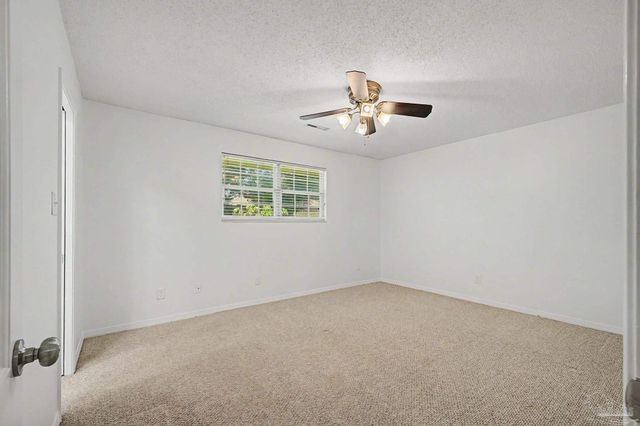 204 Nandina Rd, Gulf Breeze, FL 32561