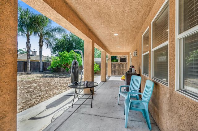 2835 Myrtle Avenue, Sanger, CA 93657
