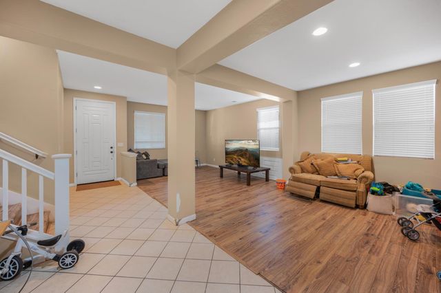 2835 Myrtle Avenue, Sanger, CA 93657