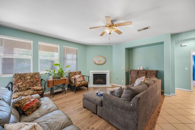 2835 Myrtle Avenue, Sanger, CA 93657