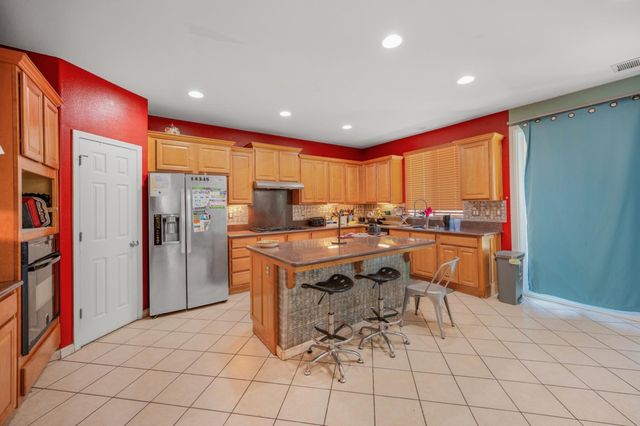2835 Myrtle Avenue, Sanger, CA 93657