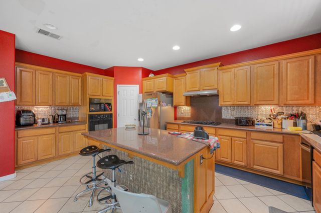 2835 Myrtle Avenue, Sanger, CA 93657