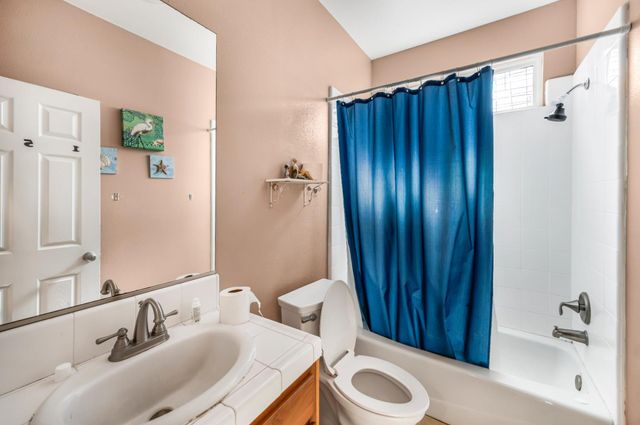 2835 Myrtle Avenue, Sanger, CA 93657