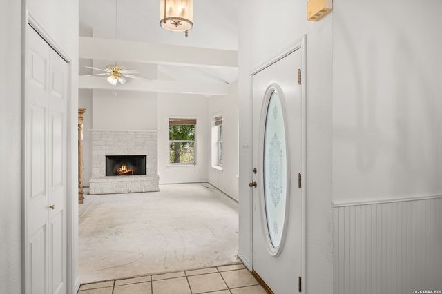1051 SILVER HILLS DR, Boerne, TX 78006