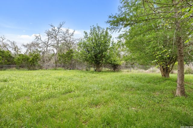 1051 SILVER HILLS DR, Boerne, TX 78006