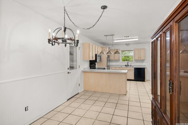 1051 SILVER HILLS DR, Boerne, TX 78006