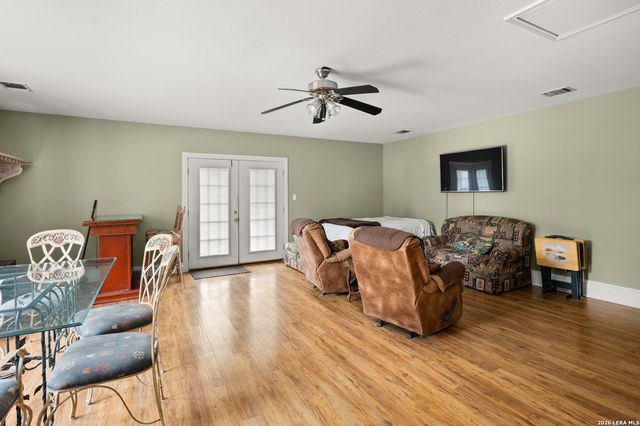 1051 SILVER HILLS DR, Boerne, TX 78006
