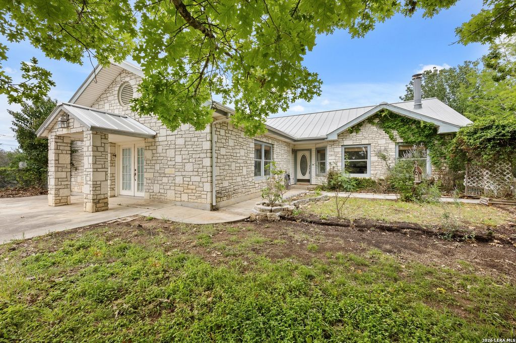 1051 SILVER HILLS DR, Boerne, TX 78006