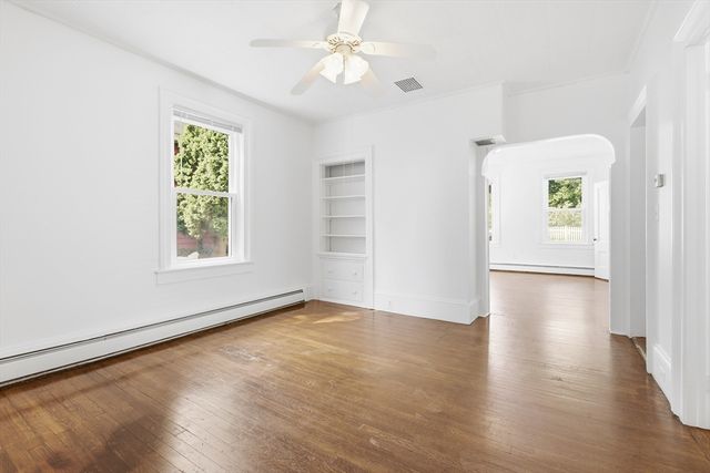 46 Arlington St, Lowell, MA 01854