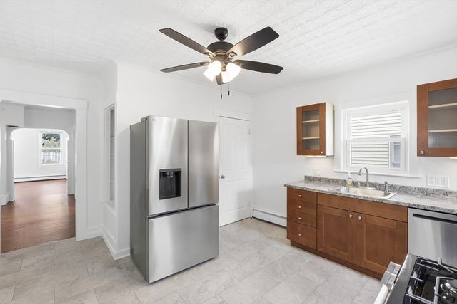 46 Arlington St, Lowell, MA 01854