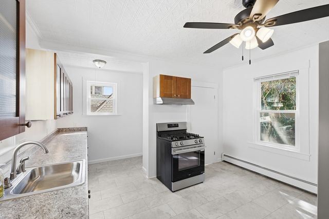 46 Arlington St, Lowell, MA 01854