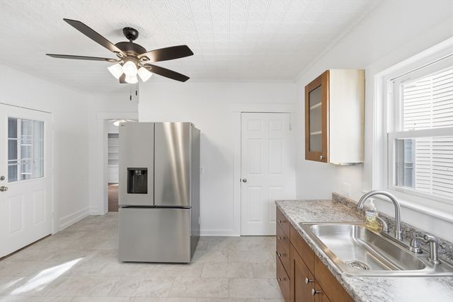 46 Arlington St, Lowell, MA 01854