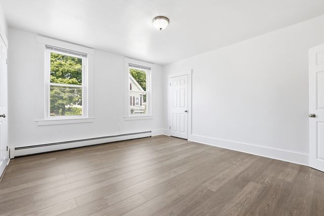 46 Arlington St, Lowell, MA 01854
