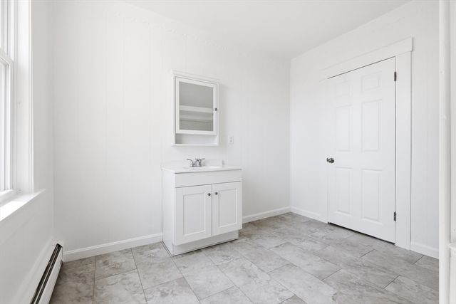 46 Arlington St, Lowell, MA 01854