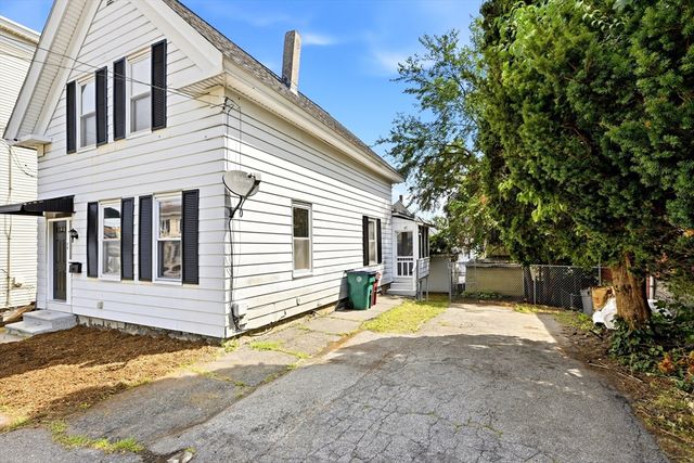 46 Arlington St, Lowell, MA 01854