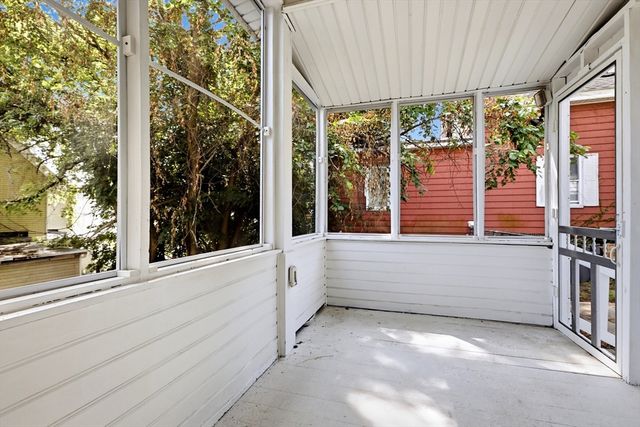 46 Arlington St, Lowell, MA 01854