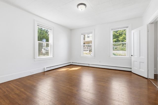 46 Arlington St, Lowell, MA 01854